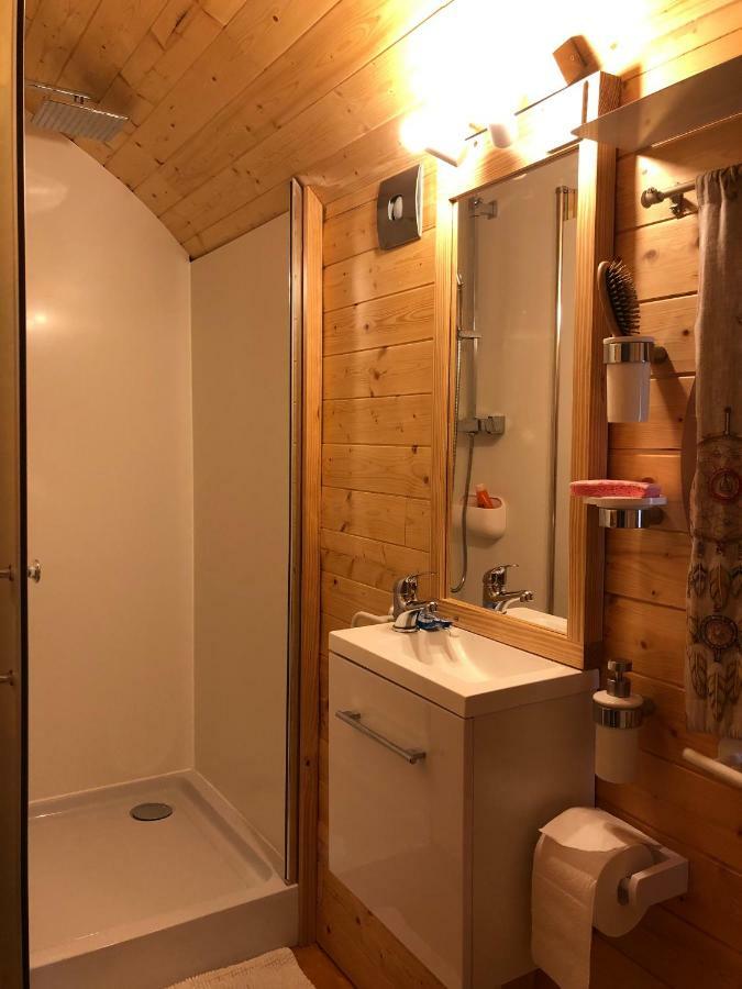 Millygite Chalet-On-Wheels By The River מראה חיצוני תמונה